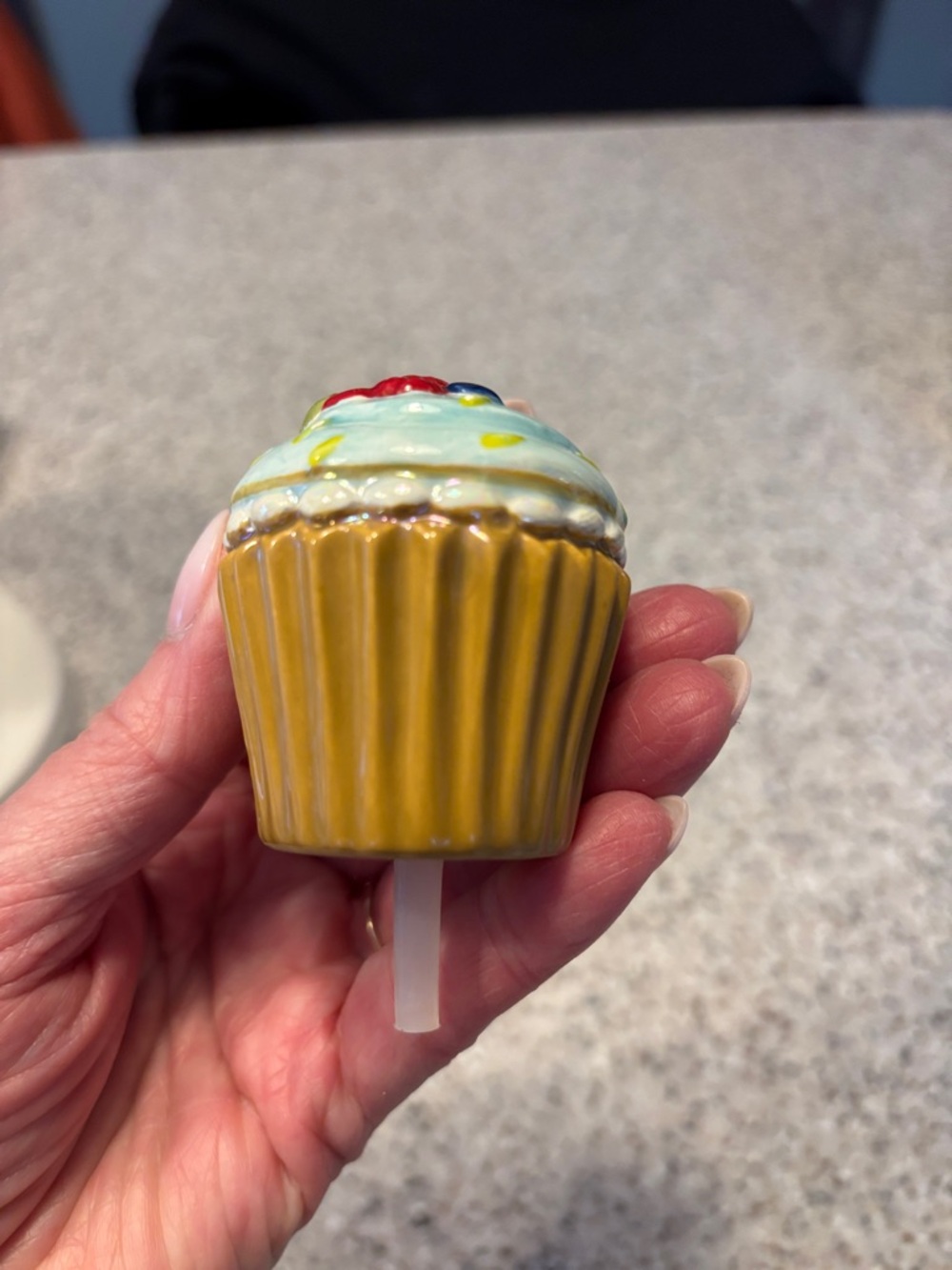 Nora Fleming retired cupcake mini ! - Picture 2 of 4